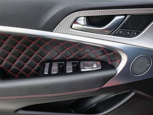 Used 2023 Genesis G70 3.3T w/ Sport Prestige Package image 23