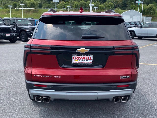 Used 2026 Chevrolet Traverse LT w/ Driver Confidence Package AWD/4WD image 4