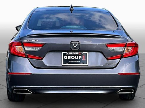 Used 2018 Honda Accord Sport image 5
