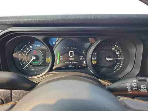 Used 2024 Jeep Wrangler Unlimited w/ Convenience Group AWD/4WD image 19