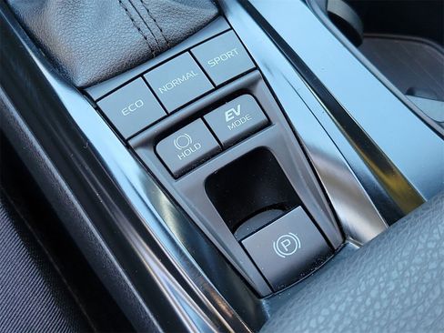 Used 2025 Toyota Camry LE image 29