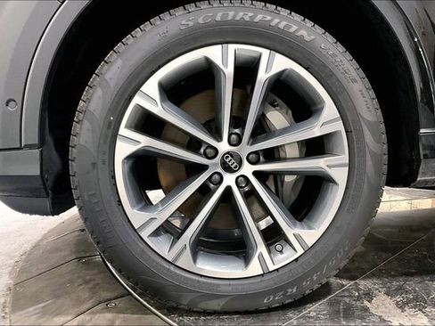New 2026 Audi Q7 2.0T Premium image 12