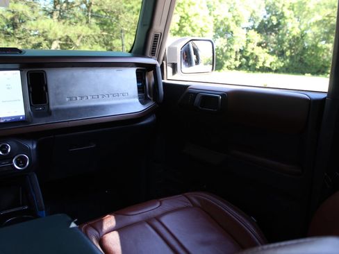 Used 2022 Ford Bronco Outer Banks AWD/4WD image 12