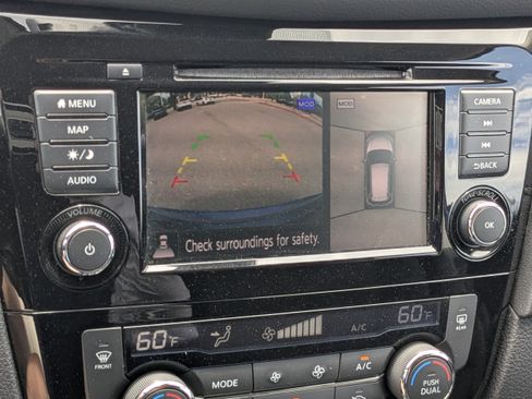 Used 2019 Nissan Rogue SV w/ Premium Package AWD/4WD image 21