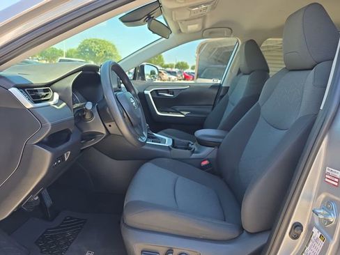 Used 2021 Toyota RAV4 XLE AWD/4WD image 15