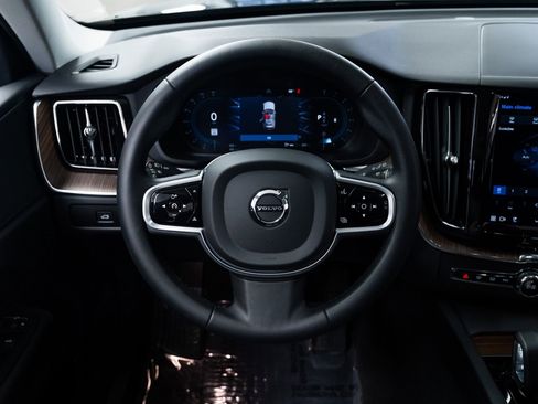 Used 2023 Volvo XC60 B5 Plus w/ Protection Package Premier image 12