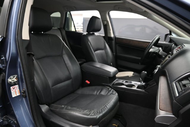 Used 2016 Subaru Outback 2.5i Limited AWD/4WD image 25