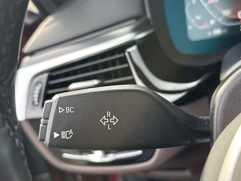 Used 2021 BMW M550i xDrive w/ Executive Package image 24