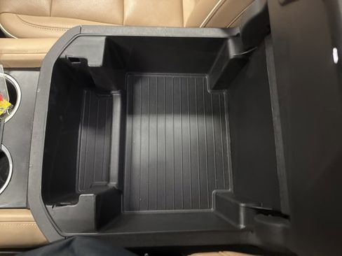 Used 2021 Chevrolet Tahoe Premier w/ Premium Package image 35