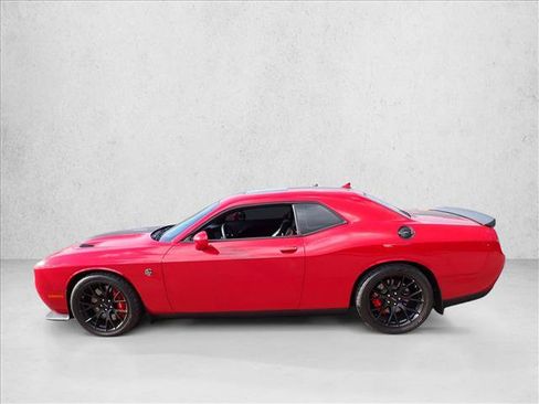 Used 2016 Dodge Challenger SRT Hellcat RWD image 2