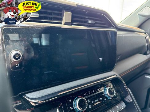 Used 2022 GMC Sierra 1500 AT4 w/ AT4 Premium Package AWD/4WD image 11