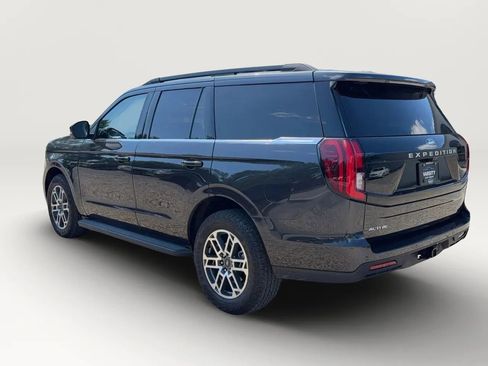 Used 2025 Ford Expedition Active AWD/4WD image 4