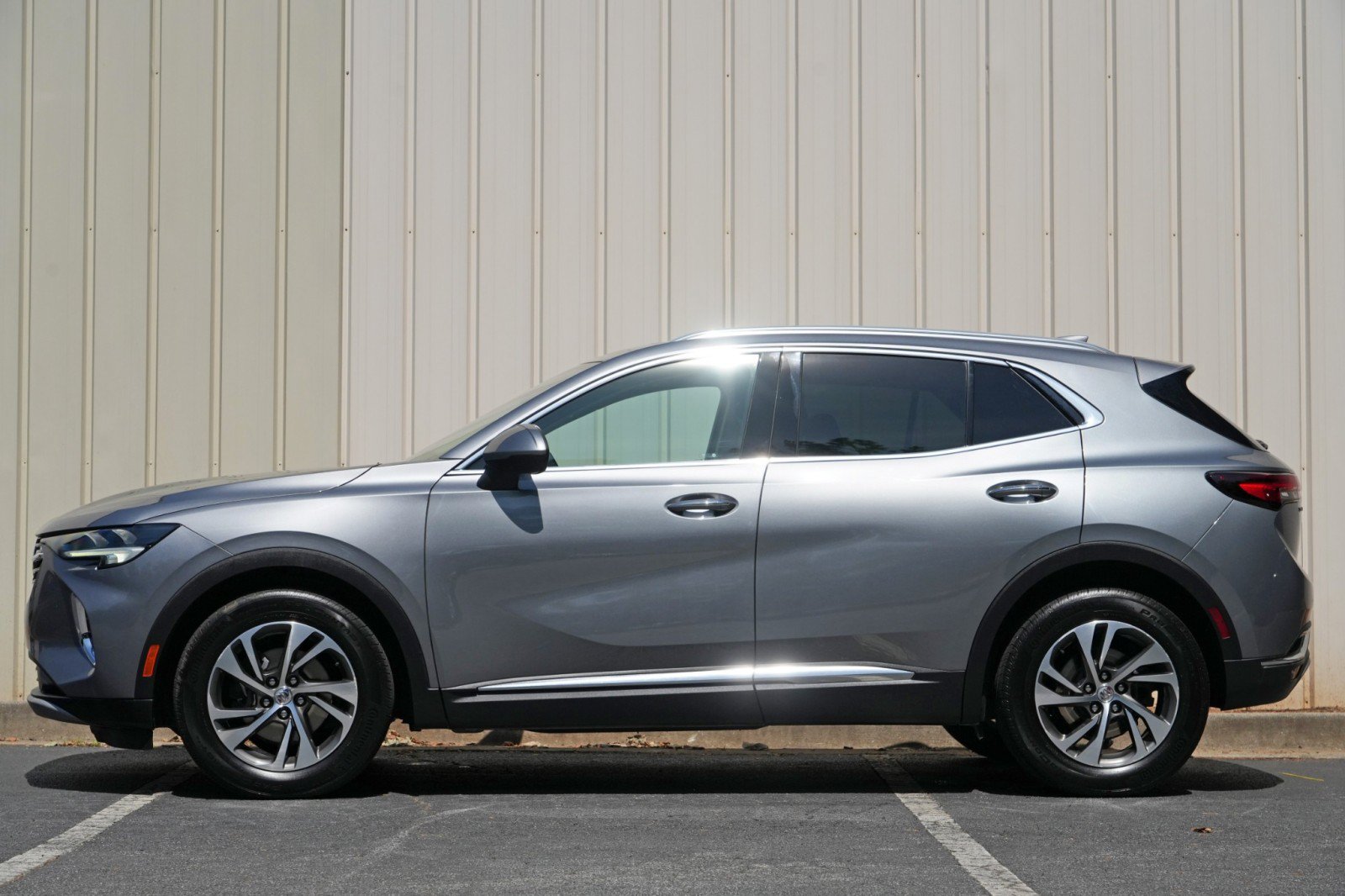 Used 2022 Buick Envision Essence w/ Safety Package FWD image 8