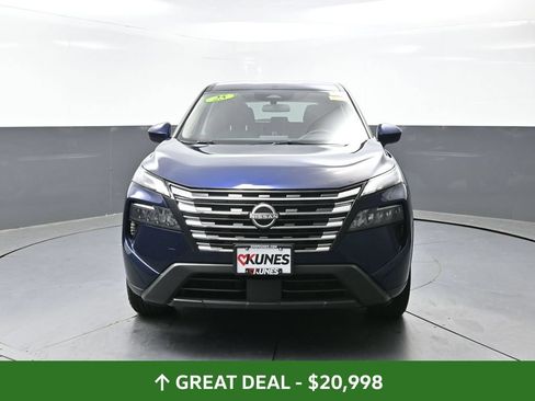 Used 2025 Nissan Rogue SV FWD image 8