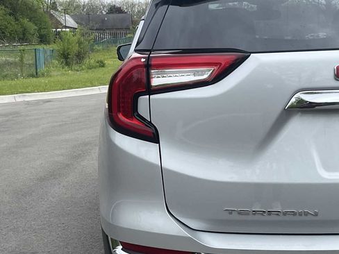 Used 2022 GMC Terrain SLT w/ Infotainment Package II AWD/4WD image 17