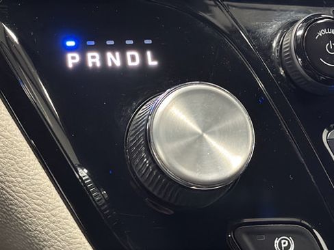 Used 2022 Chrysler Pacifica Touring-L FWD image 35
