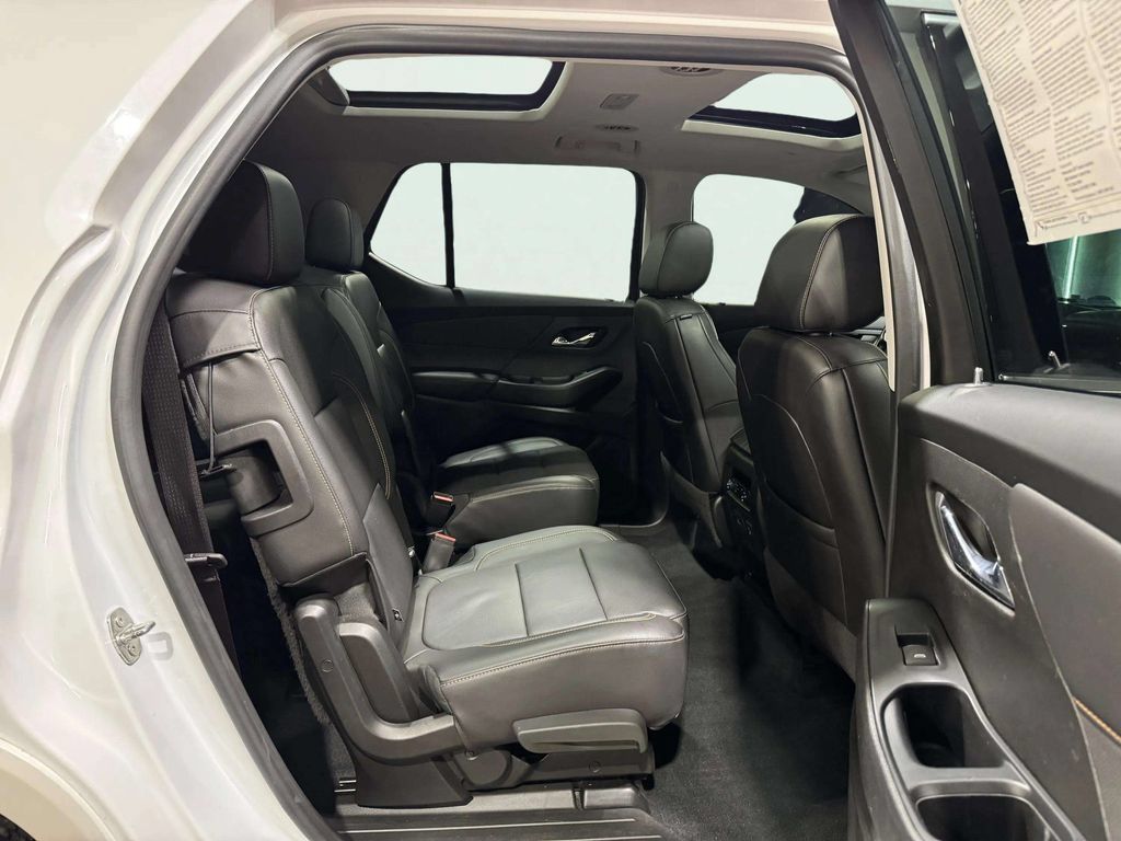 Used 2021 Chevrolet Traverse Premier w/ LPO, Floor Liner Package AWD/4WD image 28