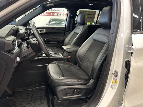 Certified 2023 Ford Explorer ST-Line w/ Class IV Trailer Tow Package image 5