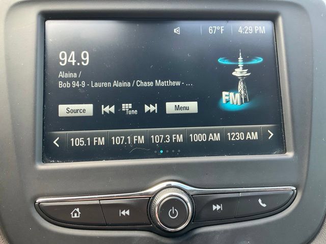 Used 2017 Chevrolet Malibu LT FWD image 5
