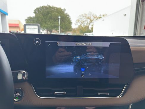 New 2026 Chevrolet Equinox ACTIV w/ LPO, Floor Liner Package image 35