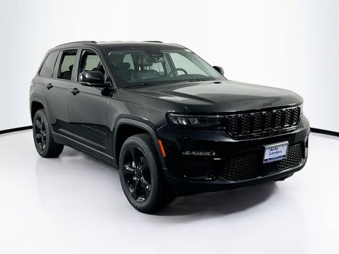 Used 2023 Jeep Grand Cherokee Limited w/ Black Appearance Package image 3