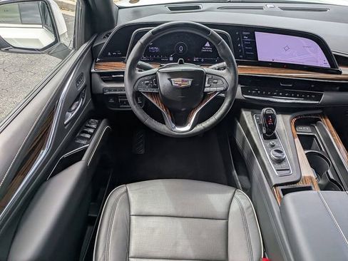 Certified 2023 Cadillac Escalade ESV Premium Luxury w/ Performance Package AWD/4WD image 16