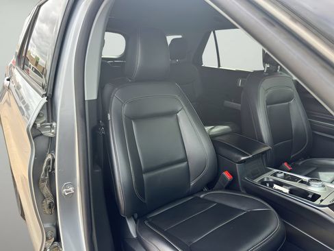 Used 2023 Ford Explorer XLT w/ Equipment Group 202A AWD/4WD image 20