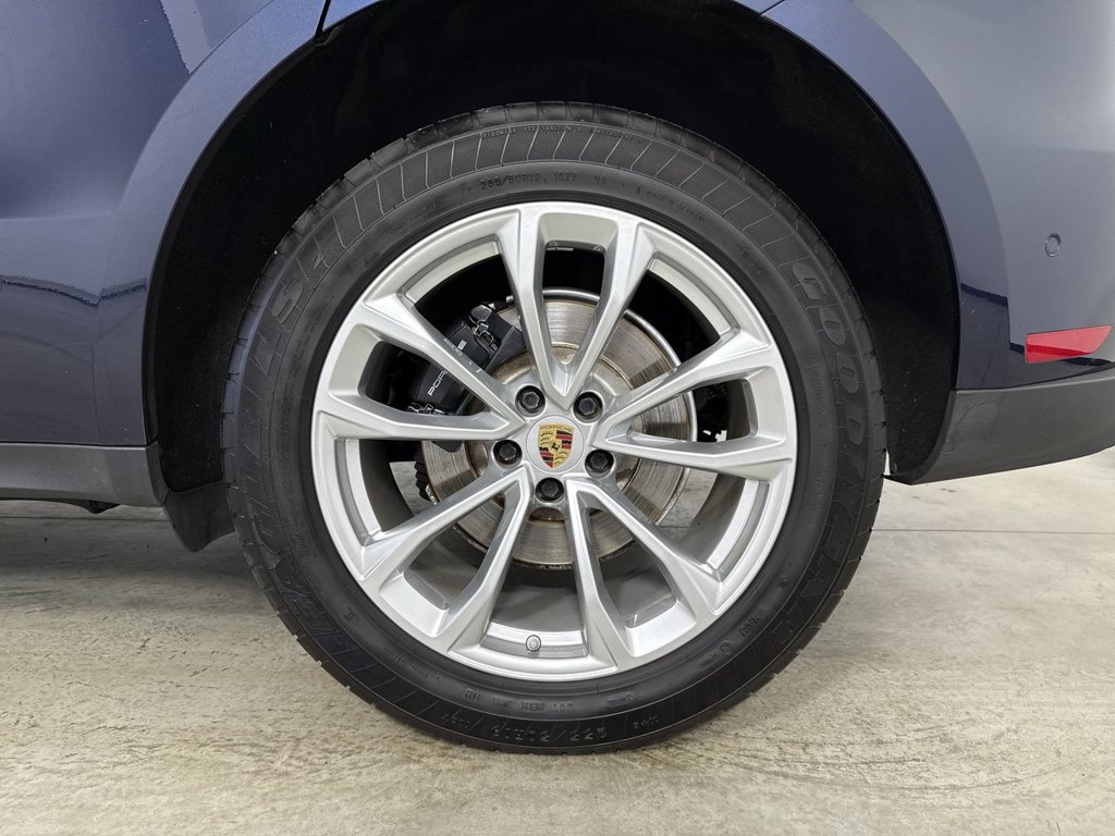 Certified 2023 Porsche Macan w/ Premium Package Plus AWD/4WD image 14