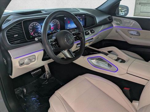 New 2026 Mercedes-Benz GLS 580 4MATIC image 2