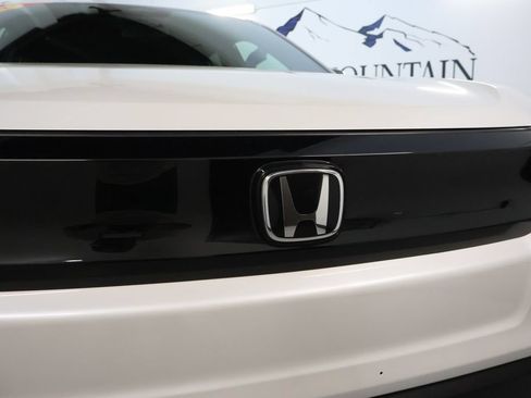 Used 2025 Honda Prologue EX image 9