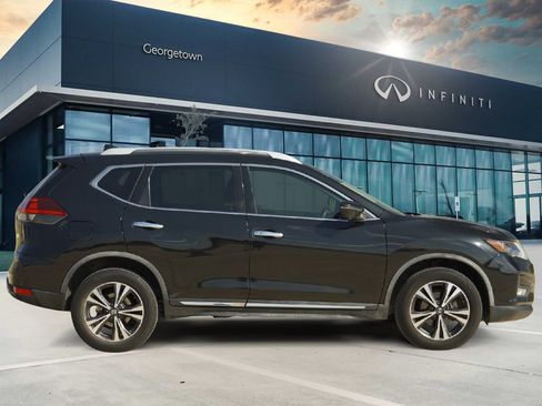 Used 2018 Nissan Rogue SL image 4