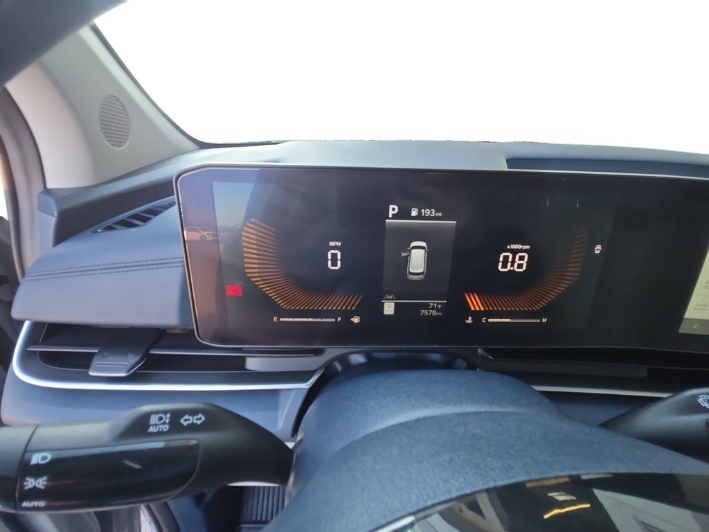 Used 2026 Kia Carnival EX FWD image 20