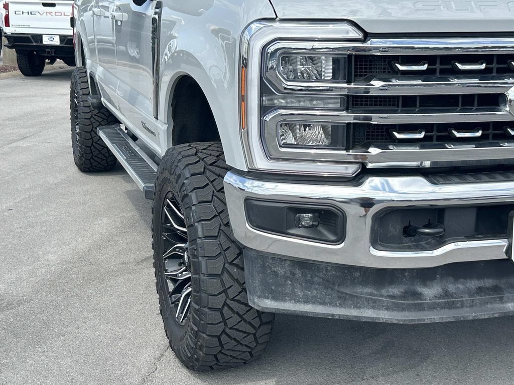 Used 2025 Ford F250 Lariat AWD/4WD image 11