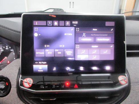 Used 2024 Jeep Compass Latitude image 34