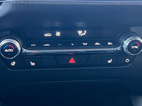 New 2025 MAZDA MAZDA3 Hatchback w/Premium Plus Pkg image 22