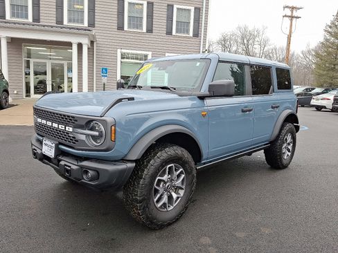 Certified 2025 Ford Bronco Badlands image 1