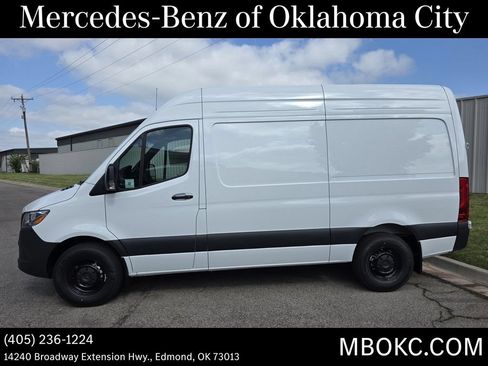 Used 2026 Mercedes-Benz Sprinter 2500 image 2