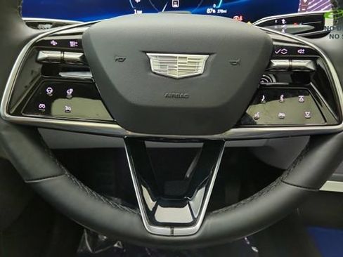 Used 2024 Cadillac Lyriq Luxury AWD/4WD image 42