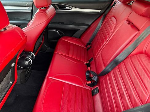 Used 2022 Alfa Romeo Stelvio Veloce image 32