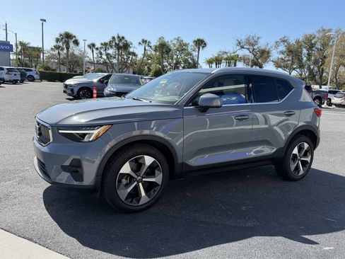 Certified 2023 Volvo XC40 B5 Plus w/ Protection Package Premier AWD/4WD image 6