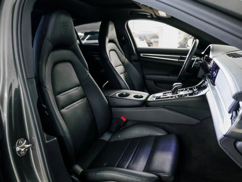 Certified 2023 Porsche Panamera Platinum Edition image 29