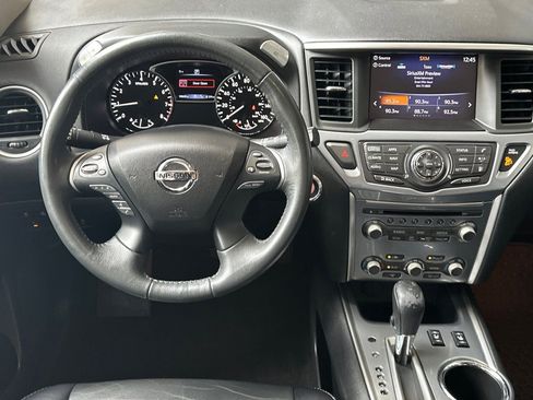 Used 2018 Nissan Pathfinder SL w/ Cargo Package FWD image 14