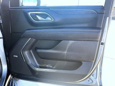 Used 2023 GMC Yukon SLT image 17