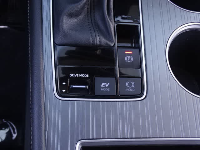 Certified 2025 Toyota Sienna XLE w/ XLE Plus Package FWD image 32