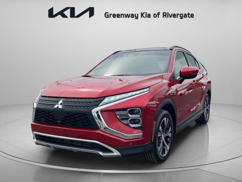 Used 2022 Mitsubishi Eclipse Cross SE image 3