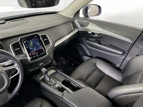Used 2022 Volvo XC90 T5 Momentum w/ Climate Package image 22