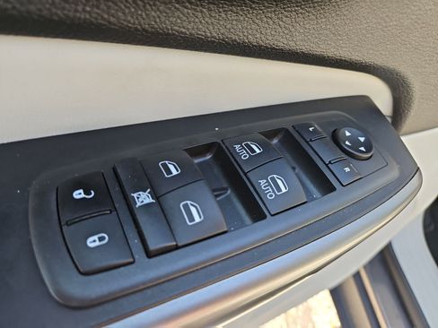 Used 2022 Jeep Cherokee Limited w/ Elite Package AWD/4WD image 22