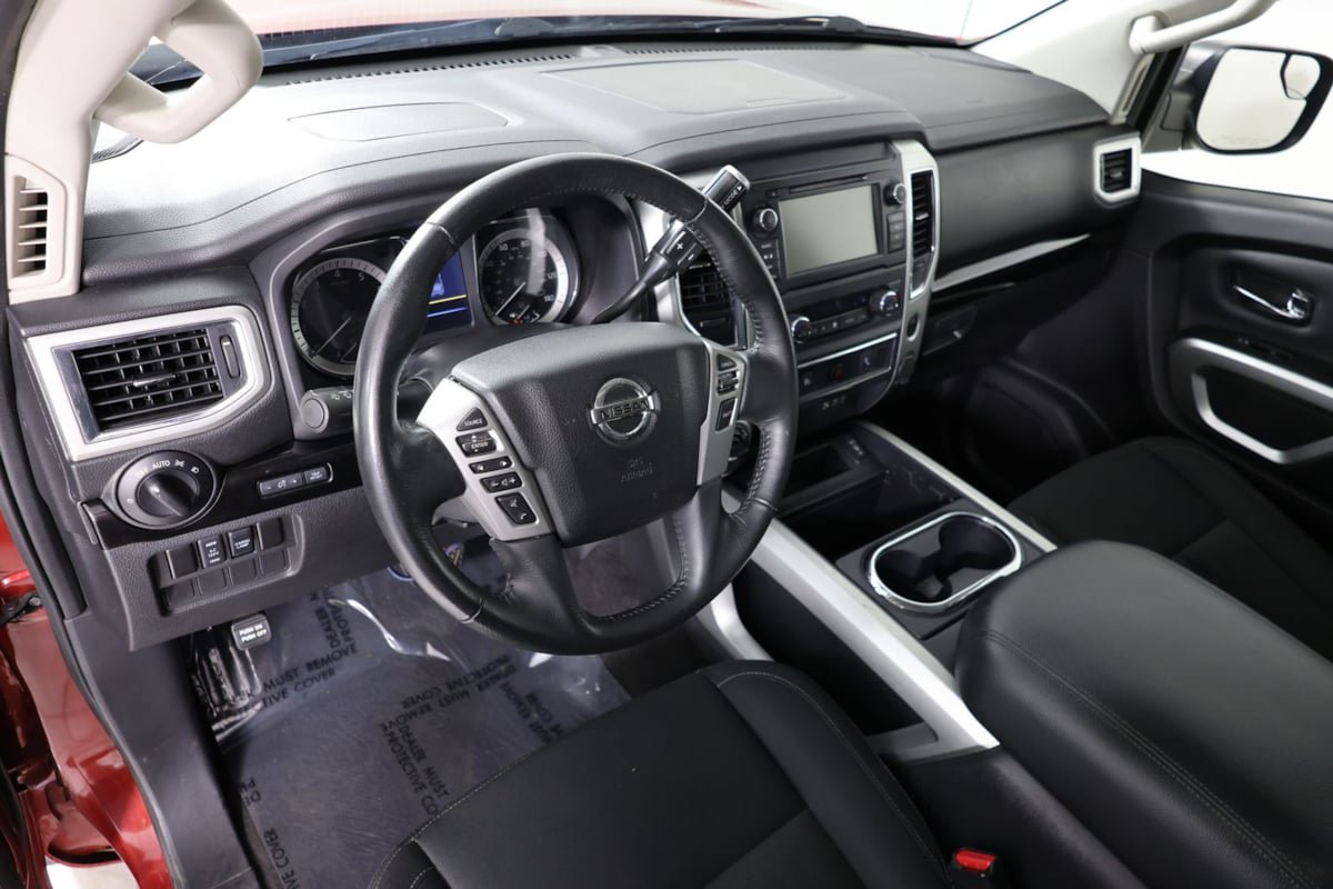 Used 2019 Nissan Titan SV w/ SV Convenience Package AWD/4WD image 23