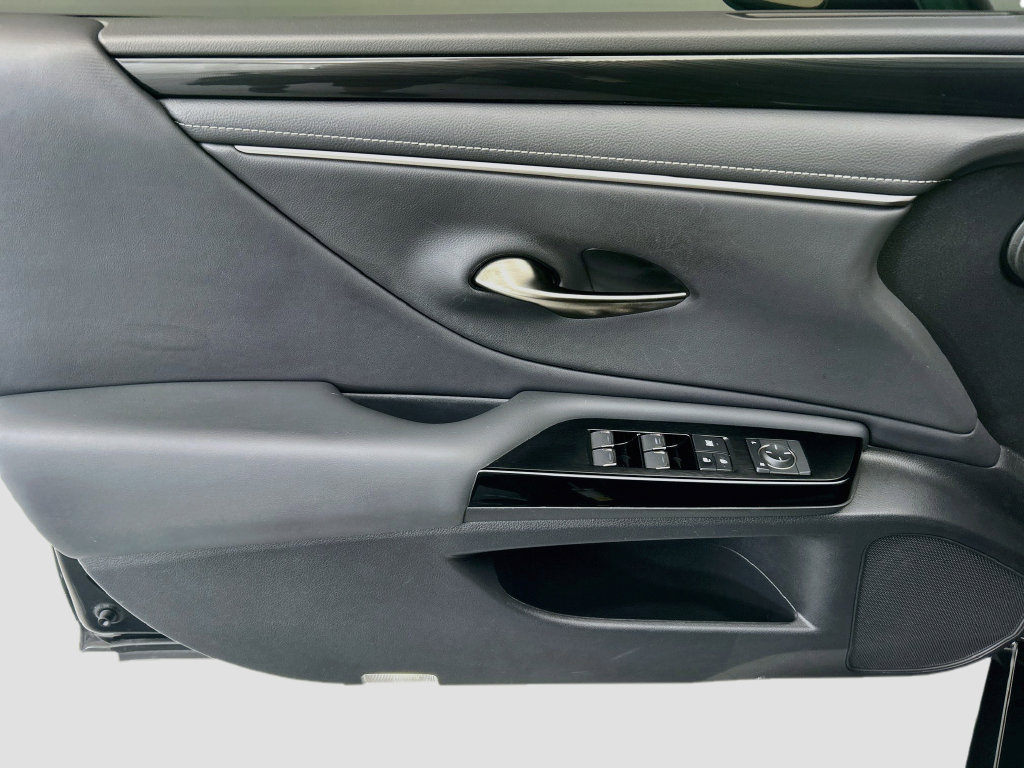 Used 2025 Lexus ES 350 w/ Accessory Package (Z2) FWD image 22