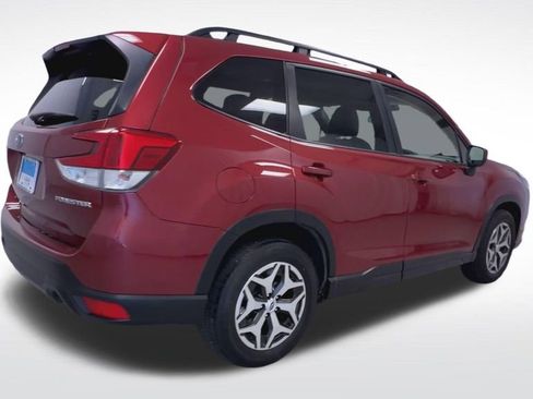 Used 2022 Subaru Forester Premium AWD/4WD image 8